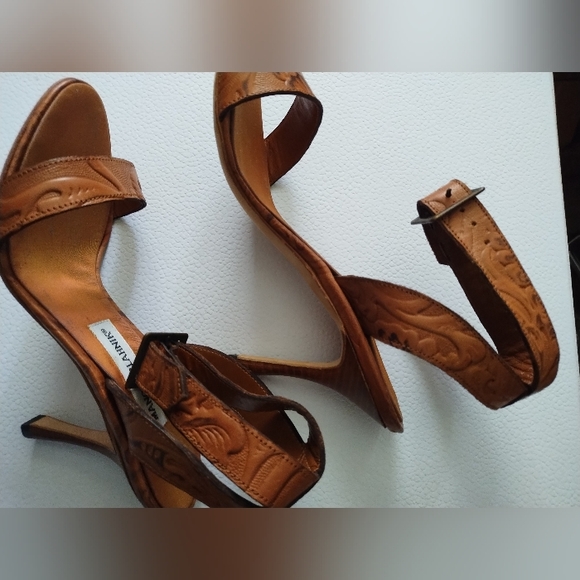 MANOLO BLAHNIK LEATHER WRAP AROUND ANKLE SANDALS - Picture 5 of 12